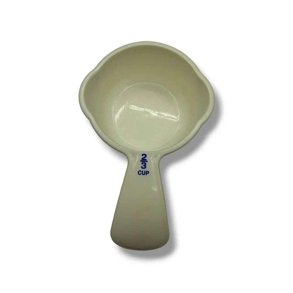 Vintage‎ Tupperware Measuring Cups Set 4 Piece Almond White 1/4 1/2 2/3 3/4 Cup